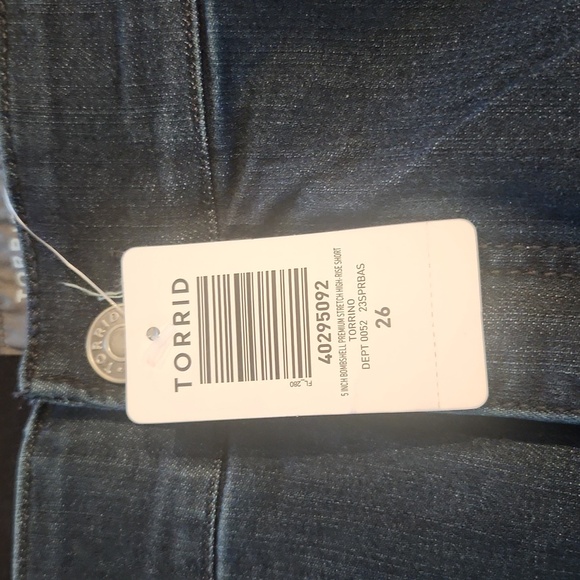 Torrid Bombshell Premium Stretch High Rise Shorts. Size 26. NWT! - Picture 3 of 5